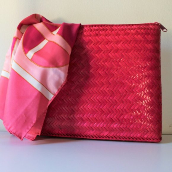 Vintage Handbags - Vintage Hot Pink Rattan Zip Clutch Pouch